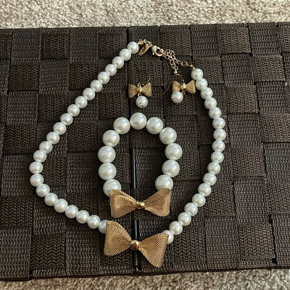 New York & Company Jewelry - new york and company gold bow and pearls jewlery set